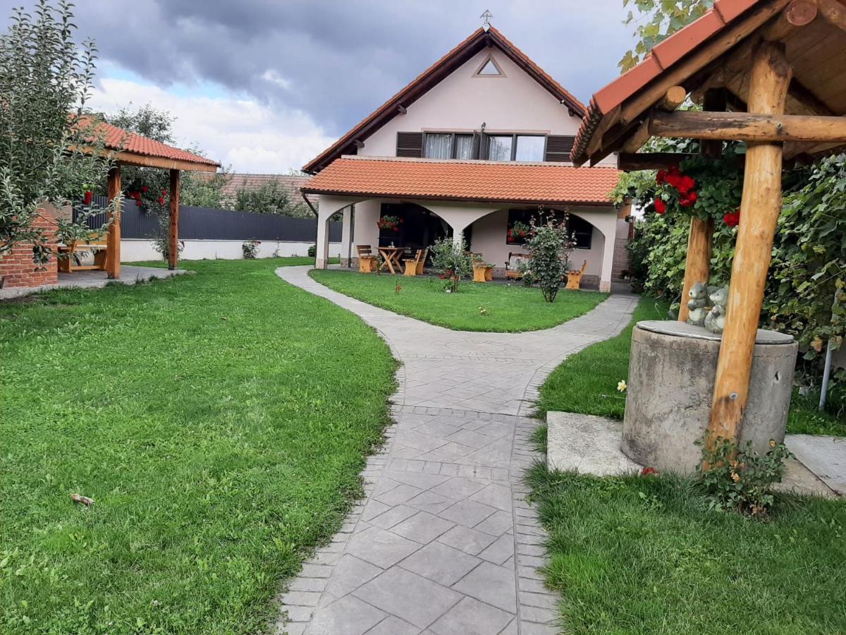 Pensiunea Simona Sîmbăta de Sus Kültér fotó